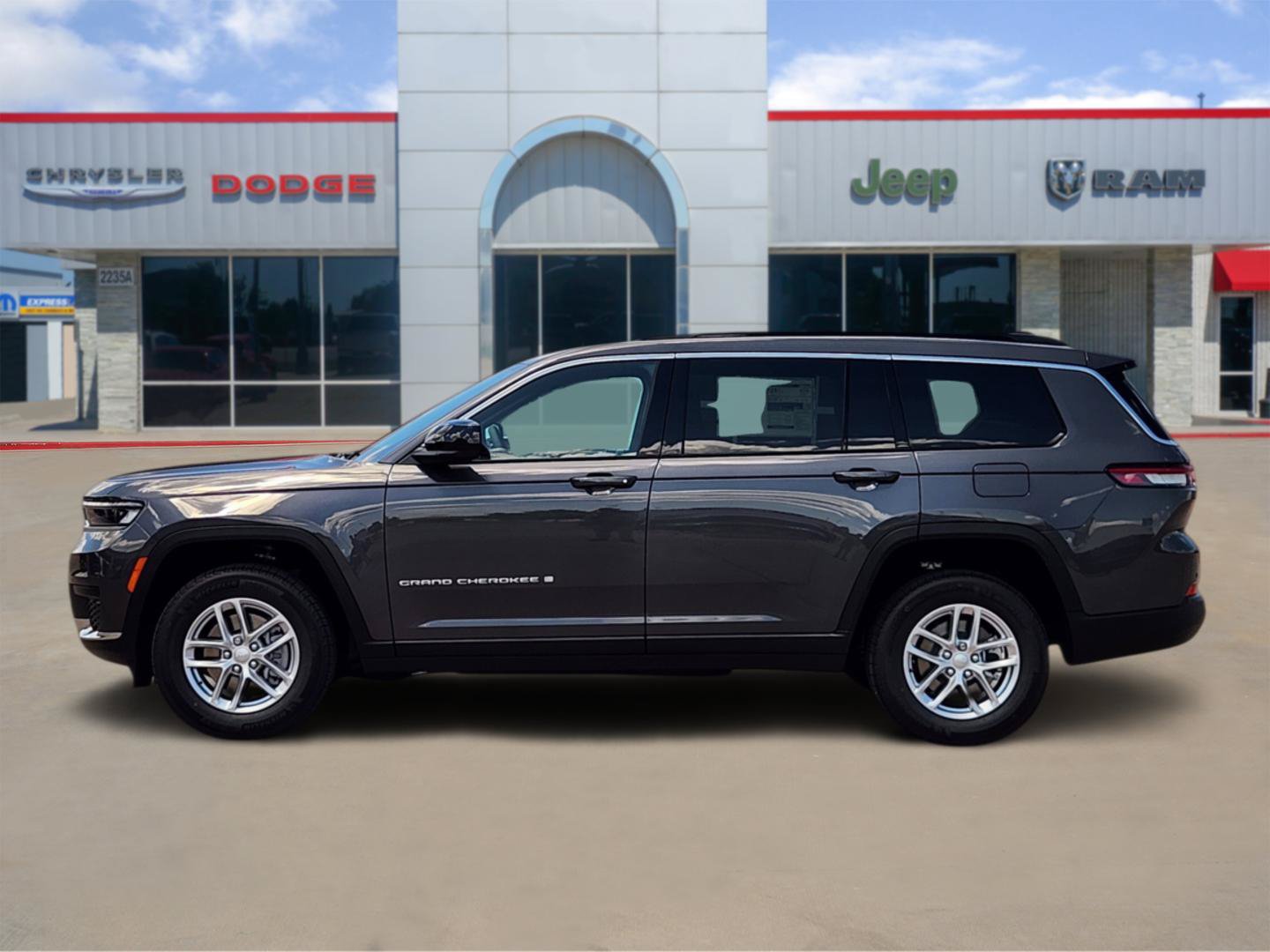 New 2026 Jeep Grand Cherokee L Laredo RWD image 3