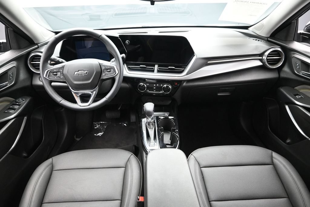 Used 2026 Chevrolet Trax ACTIV FWD image 14