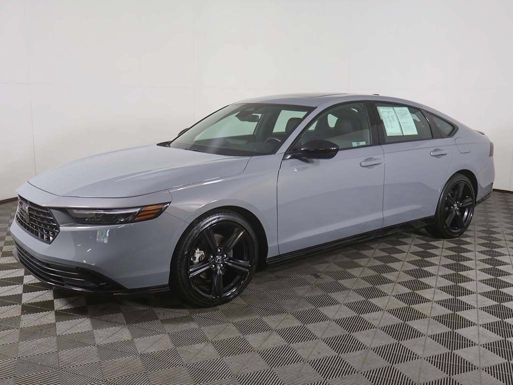 Used 2025 Honda Accord Sport image 8