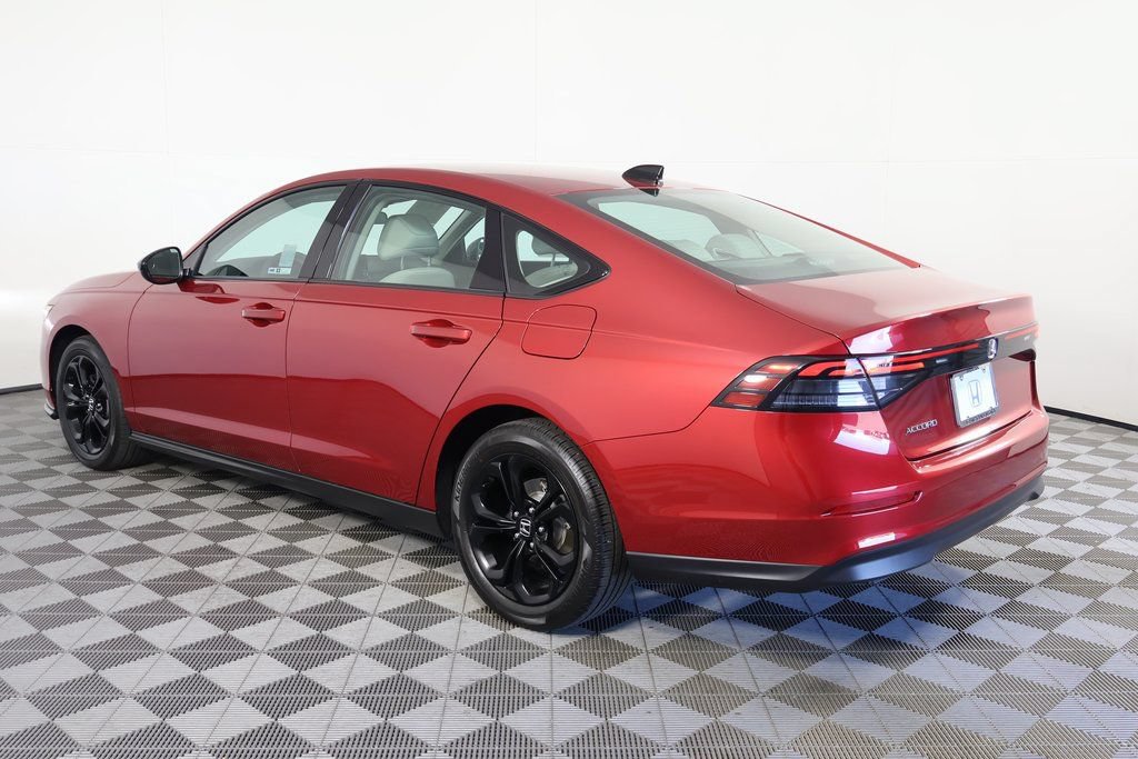 Used 2025 Honda Accord SE image 6