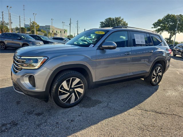 Used 2025 Volkswagen Atlas SE AWD/4WD image 9