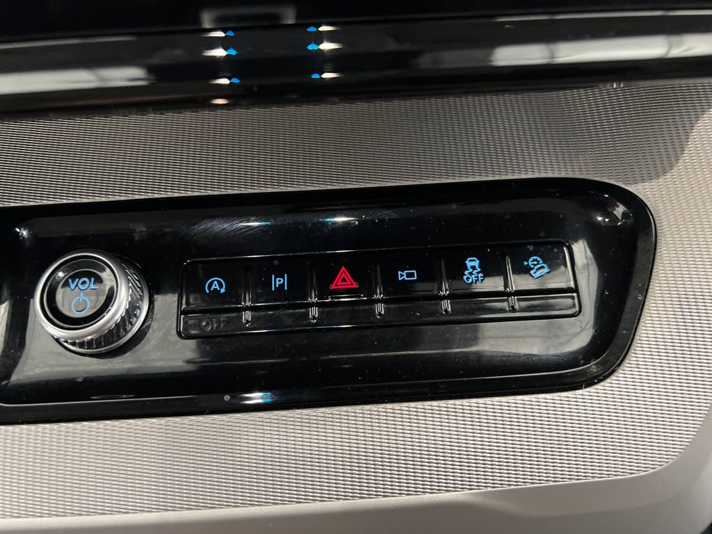 Used 2025 Ford Expedition Active image 61