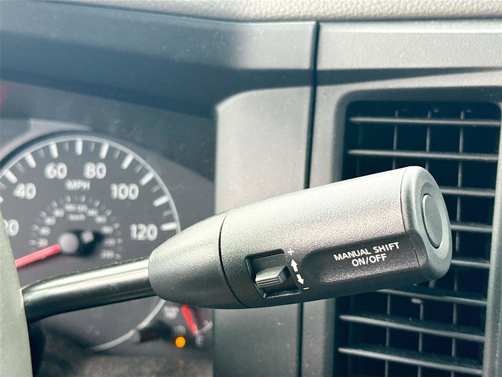 Used 2015 Nissan NV 3500 SL w/ Technology Package image 4