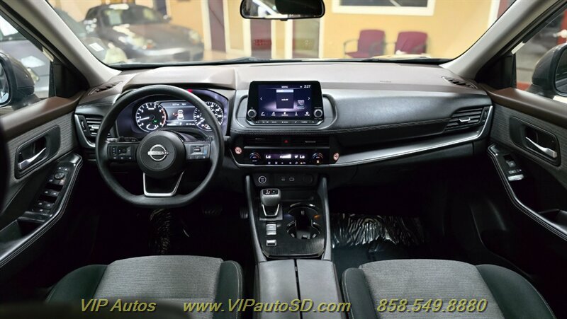 Used 2023 Nissan Rogue SV FWD image 18
