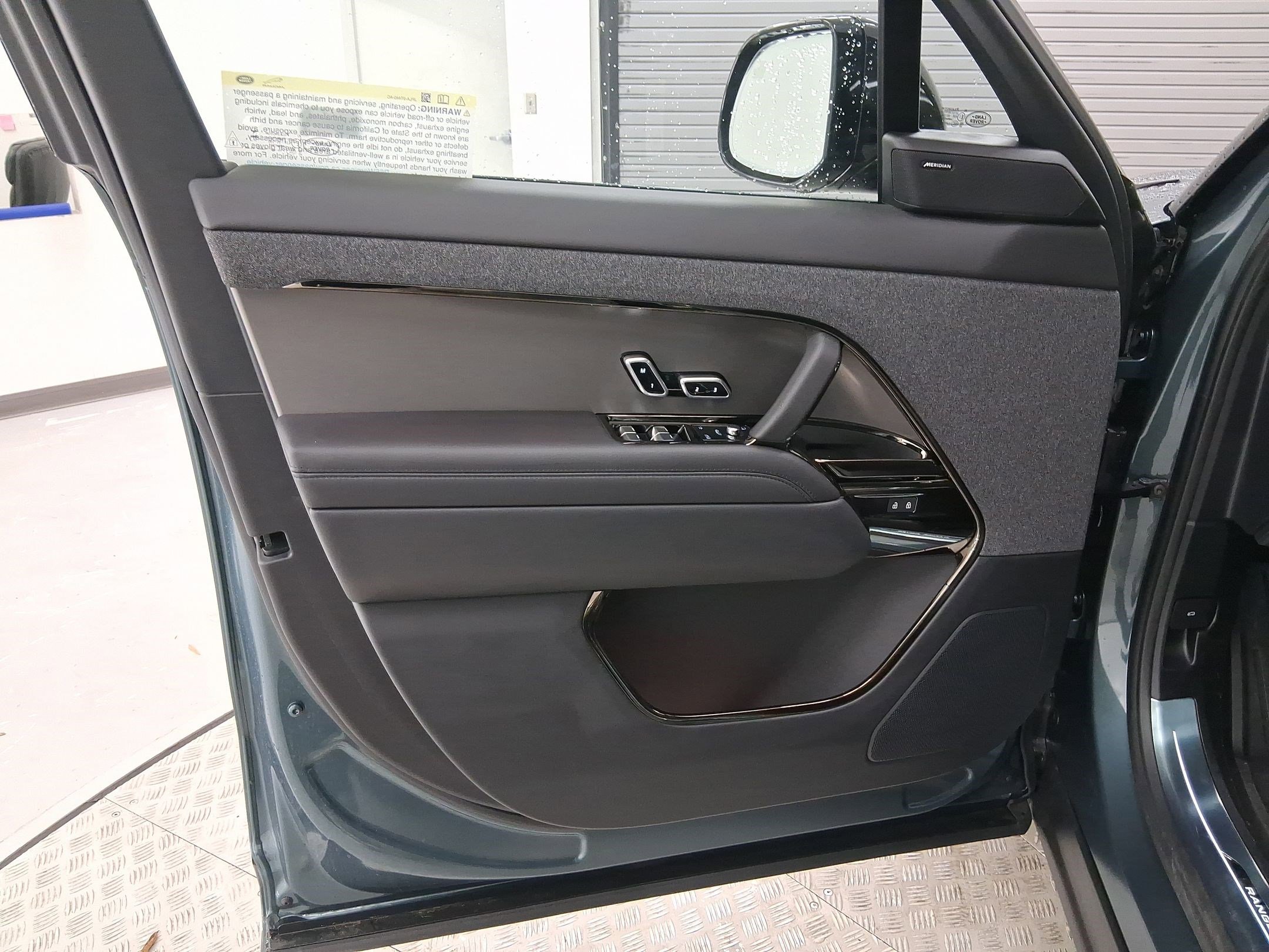 New 2025 Land Rover Range Rover Sport Dynamic SE image 21