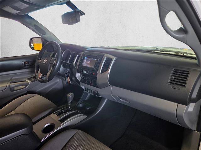 Used 2013 Toyota Tacoma PreRunner w/ SR5 Pkg RWD image 18