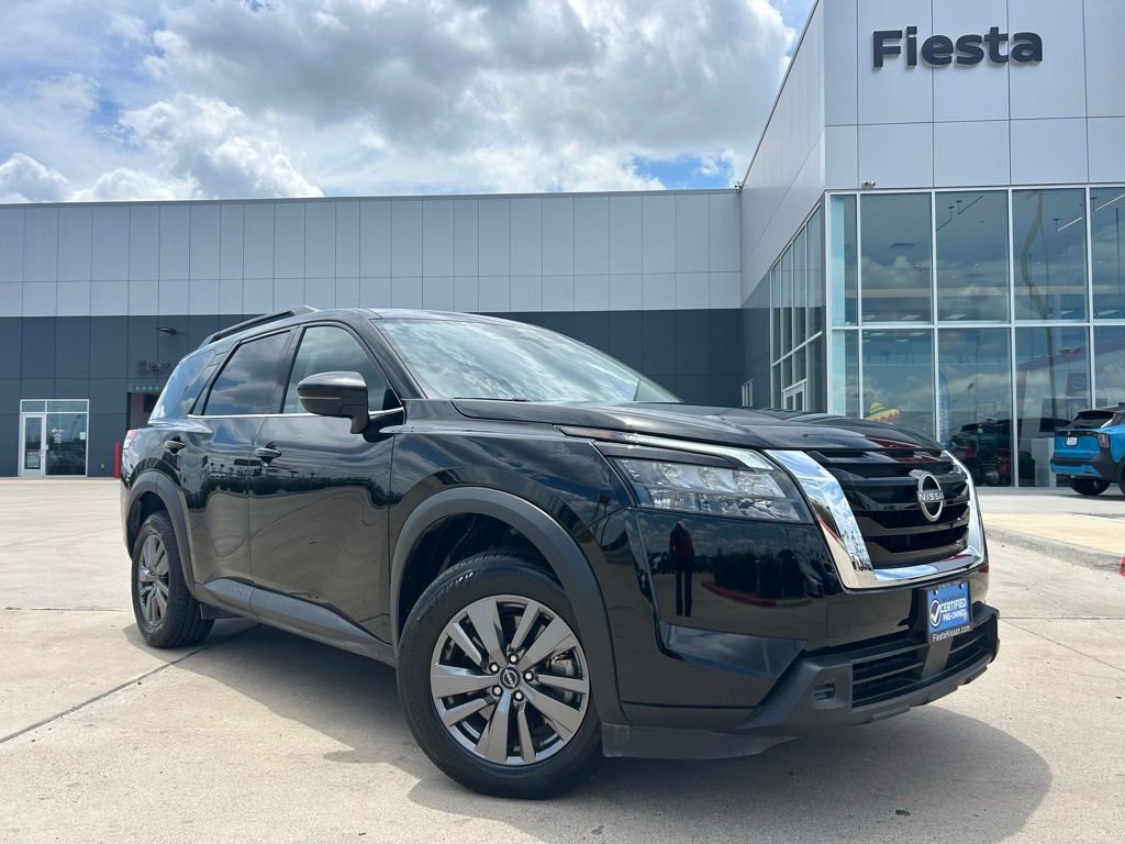 Certified 2025 Nissan Pathfinder SV