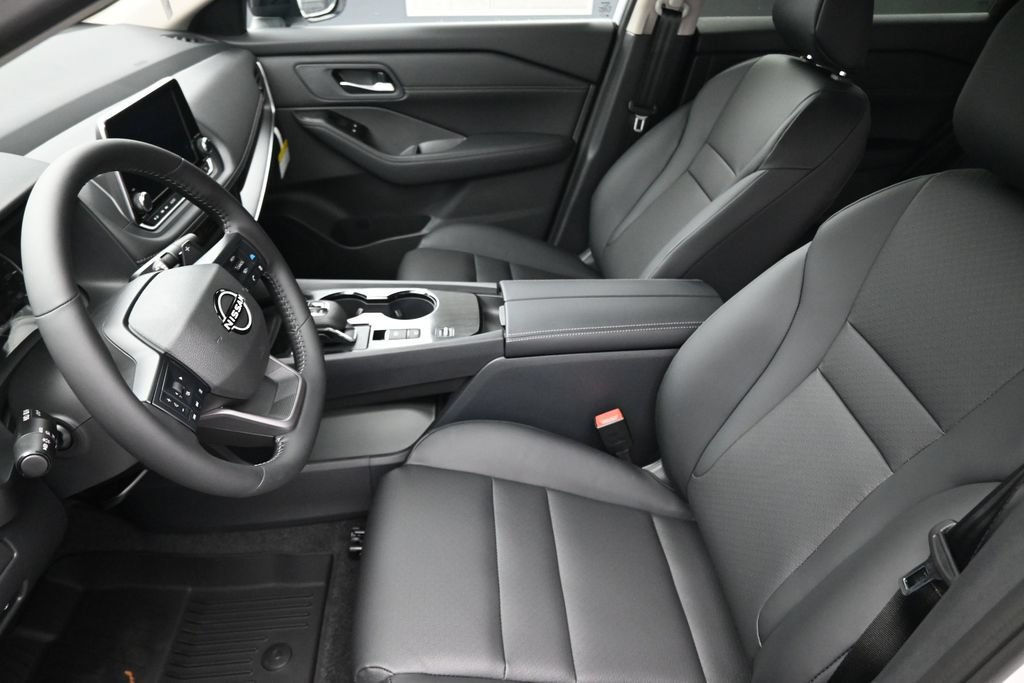 New 2026 Nissan Rogue Dark Armor FWD image 15