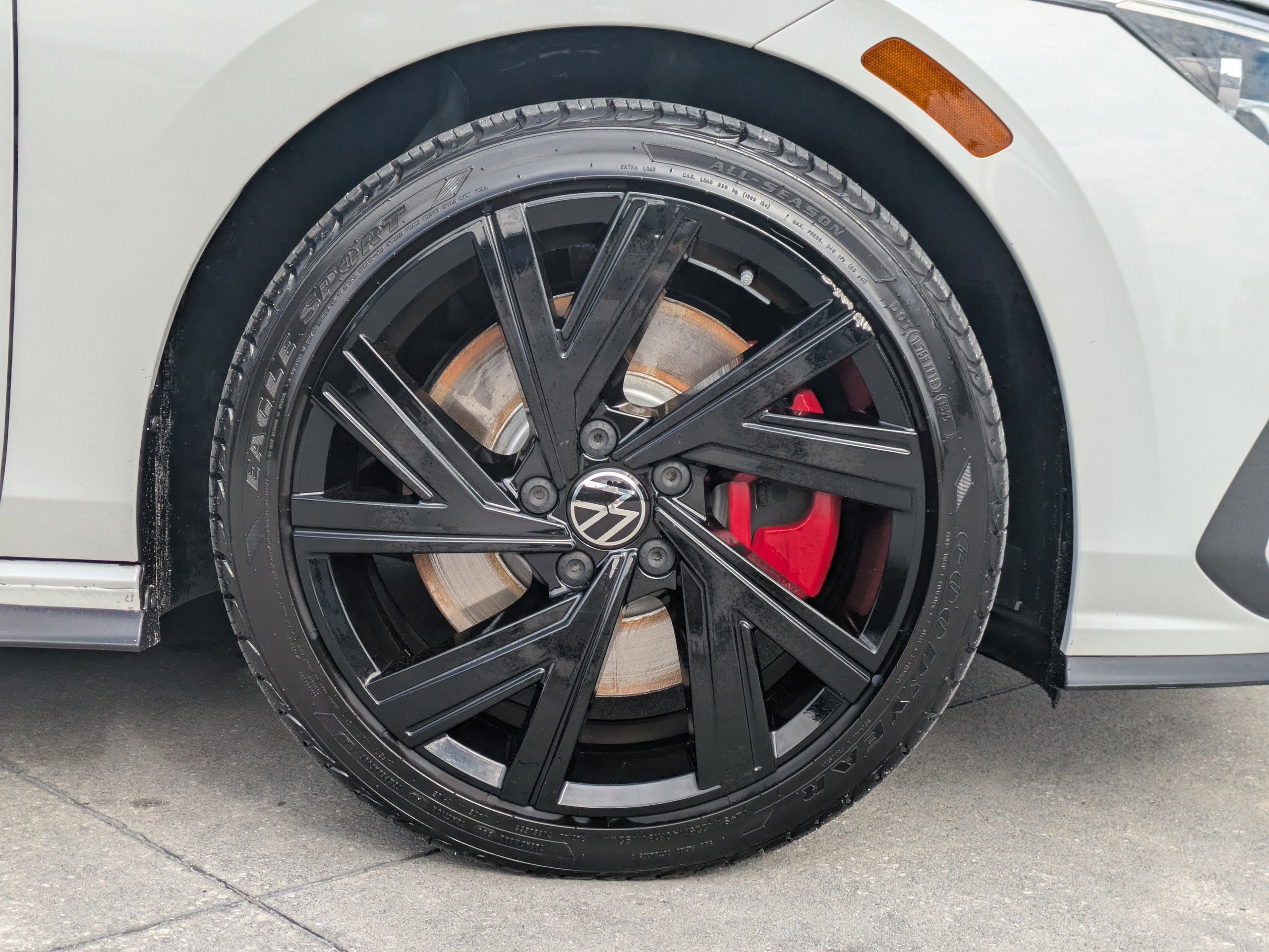 Certified 2023 Volkswagen GTI SE FWD image 11