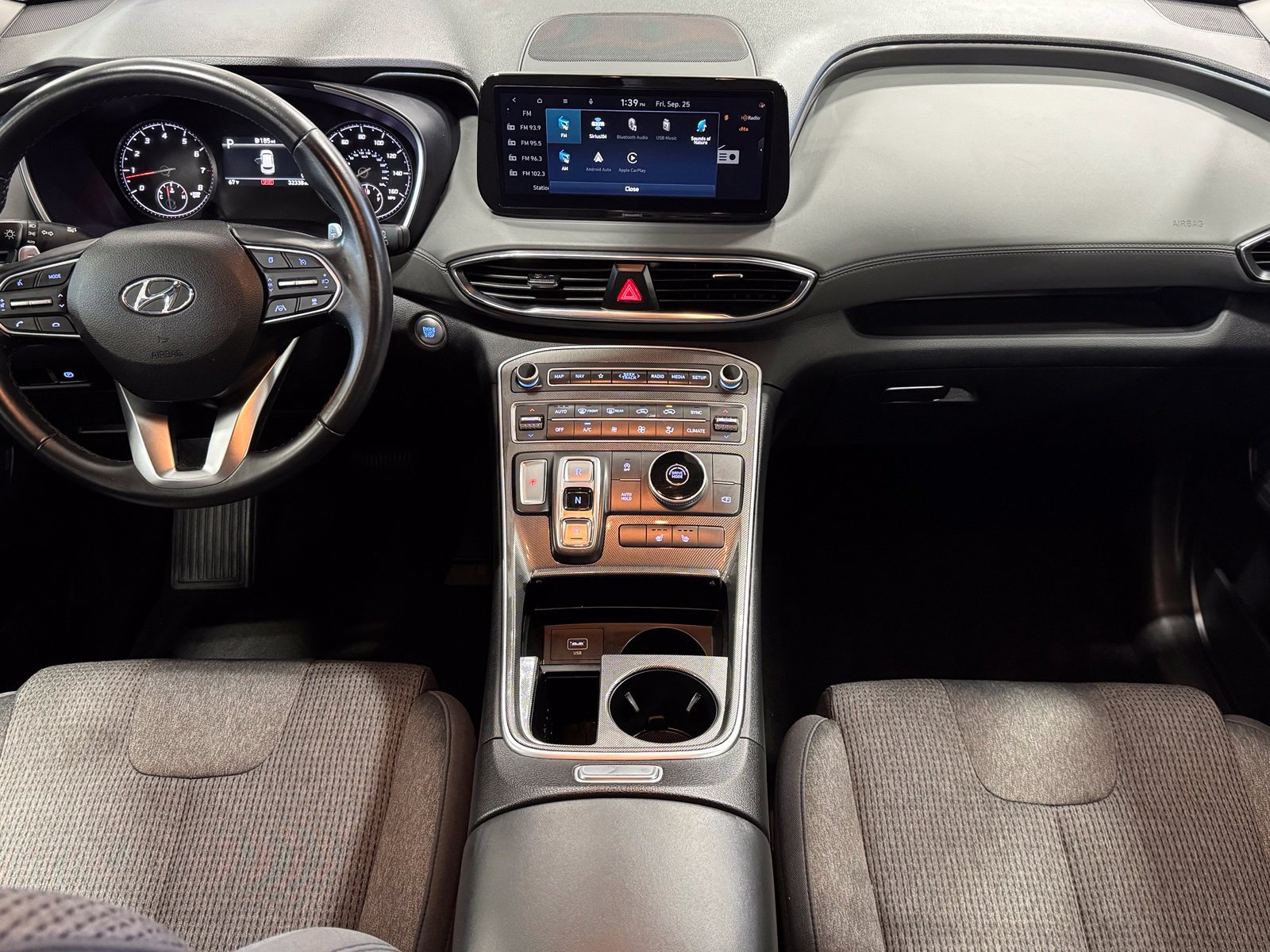 Used 2023 Hyundai Santa Fe SEL FWD image 2