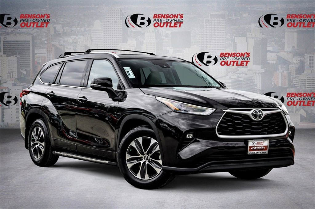 Used 2022 Toyota Highlander XLE image 1