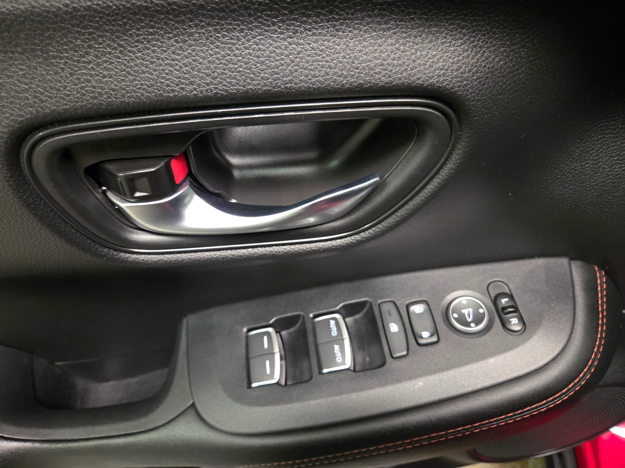 Used 2024 Honda HR-V Sport image 16