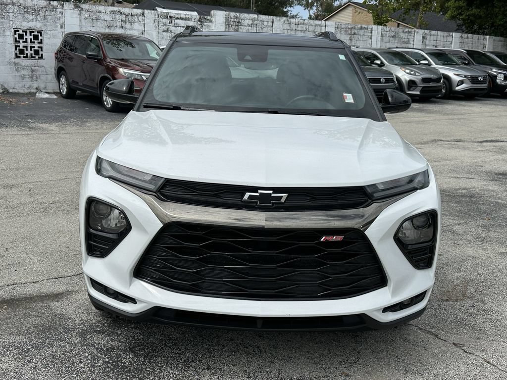 Used 2023 Chevrolet TrailBlazer RS w/ Convenience Package FWD image 3