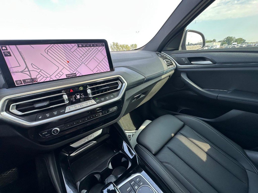 Used 2024 BMW X4 xDrive30i w/ Premium Package AWD/4WD image 19