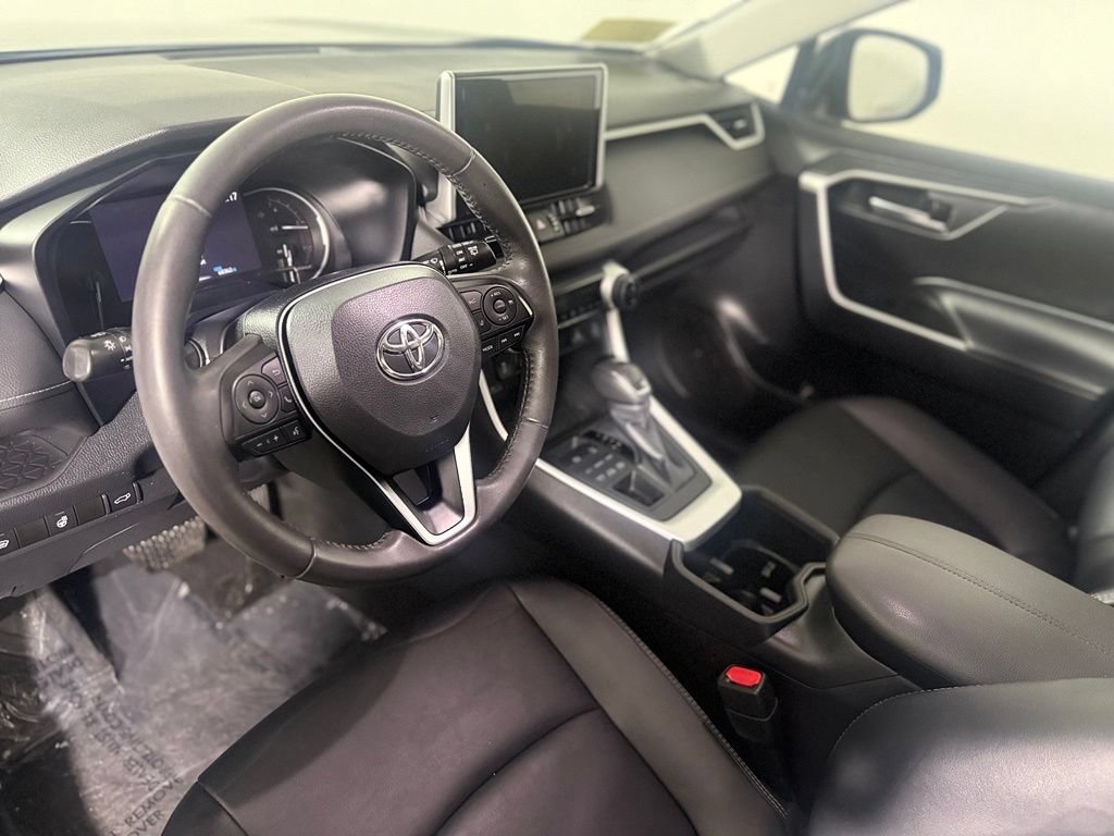 Used 2023 Toyota RAV4 XLE Premium AWD/4WD image 18