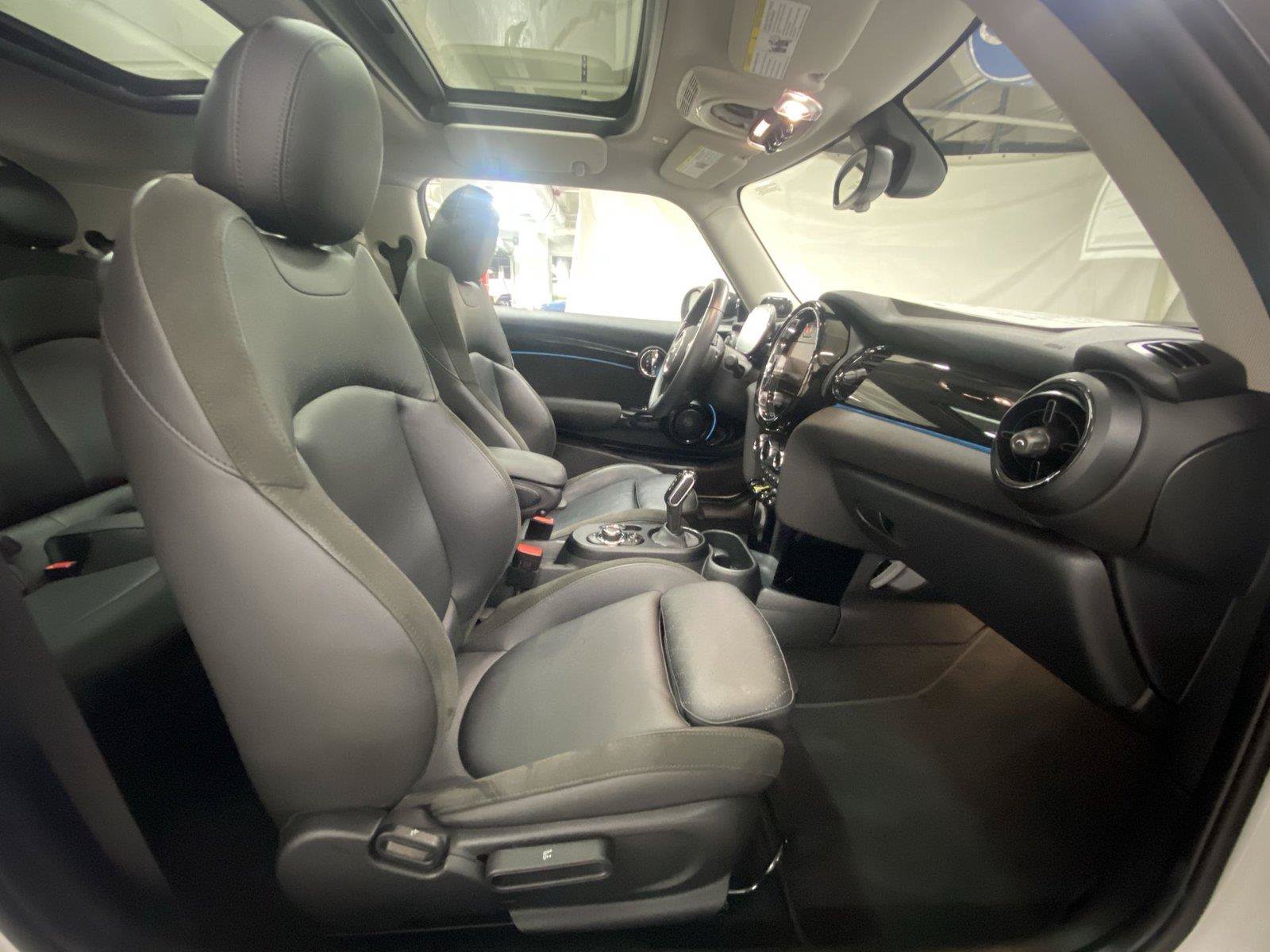 Used 2023 MINI Cooper SE FWD image 30