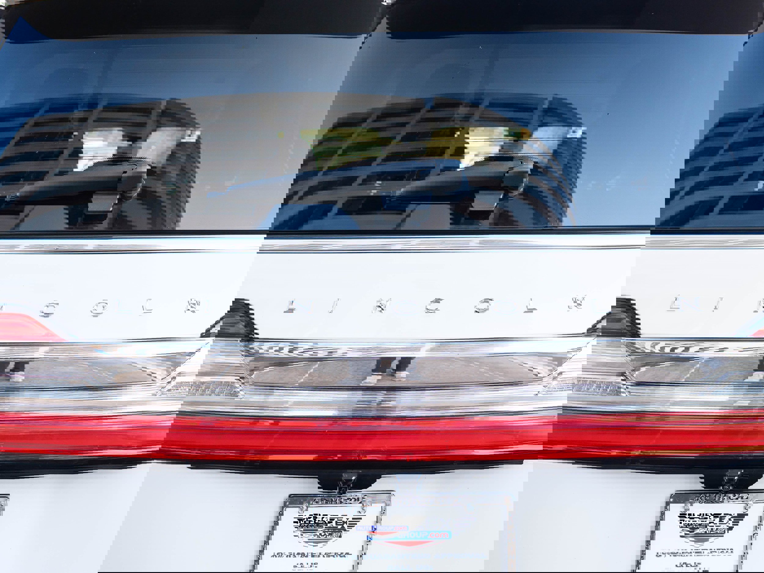 Used 2018 Lincoln Navigator Select w/ Technology Package image 52