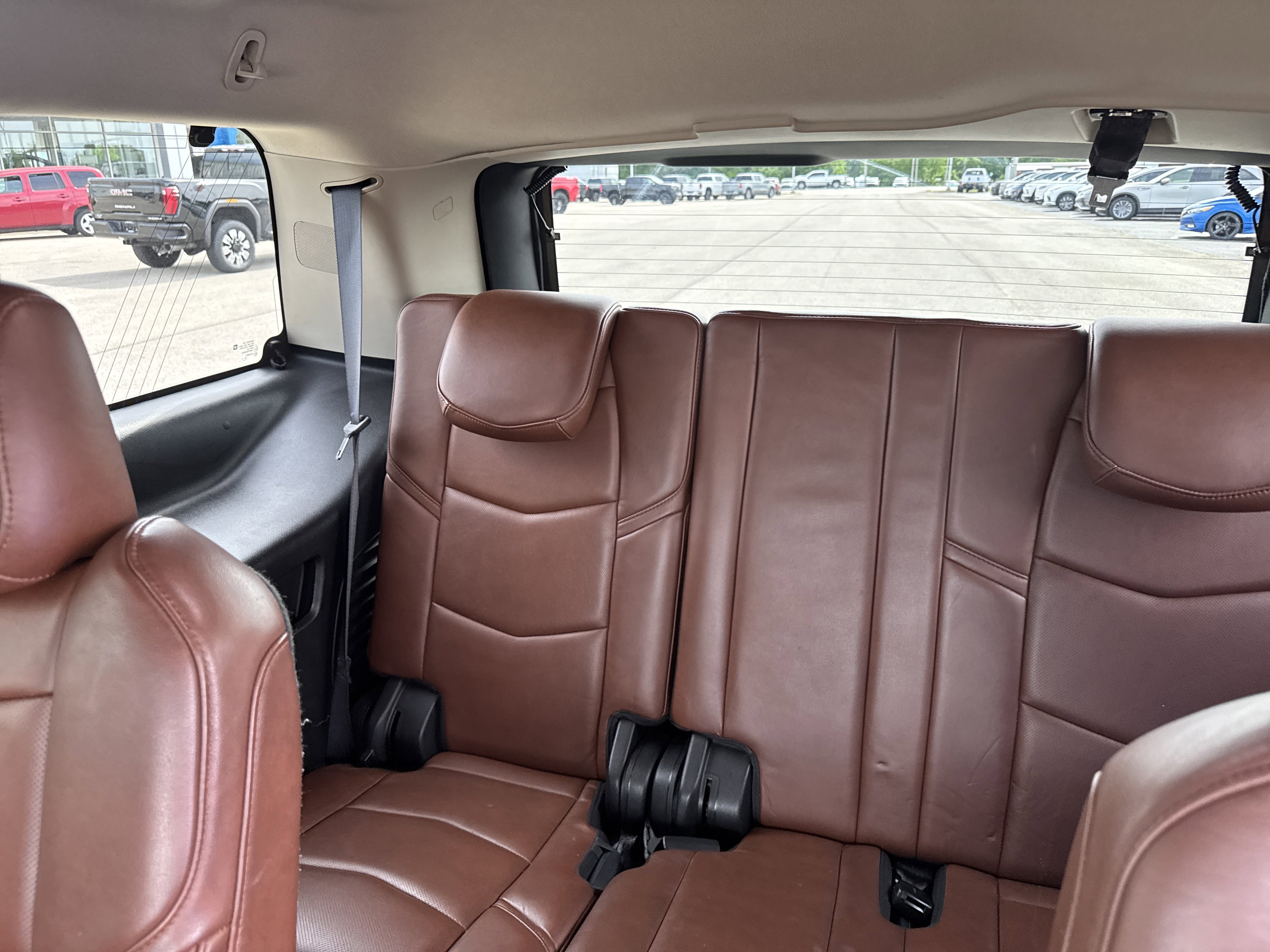 Used 2019 Cadillac Escalade Premium Luxury AWD/4WD image 13