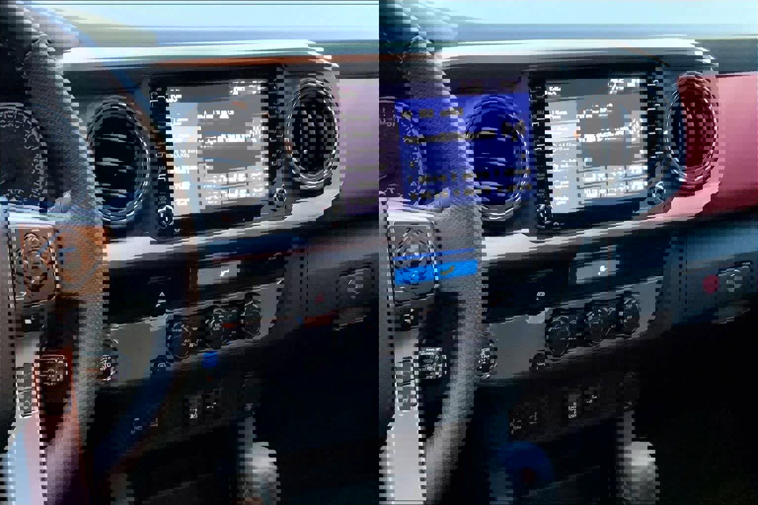 Used 2023 Toyota Tacoma SR5 w/ Technology Package image 7