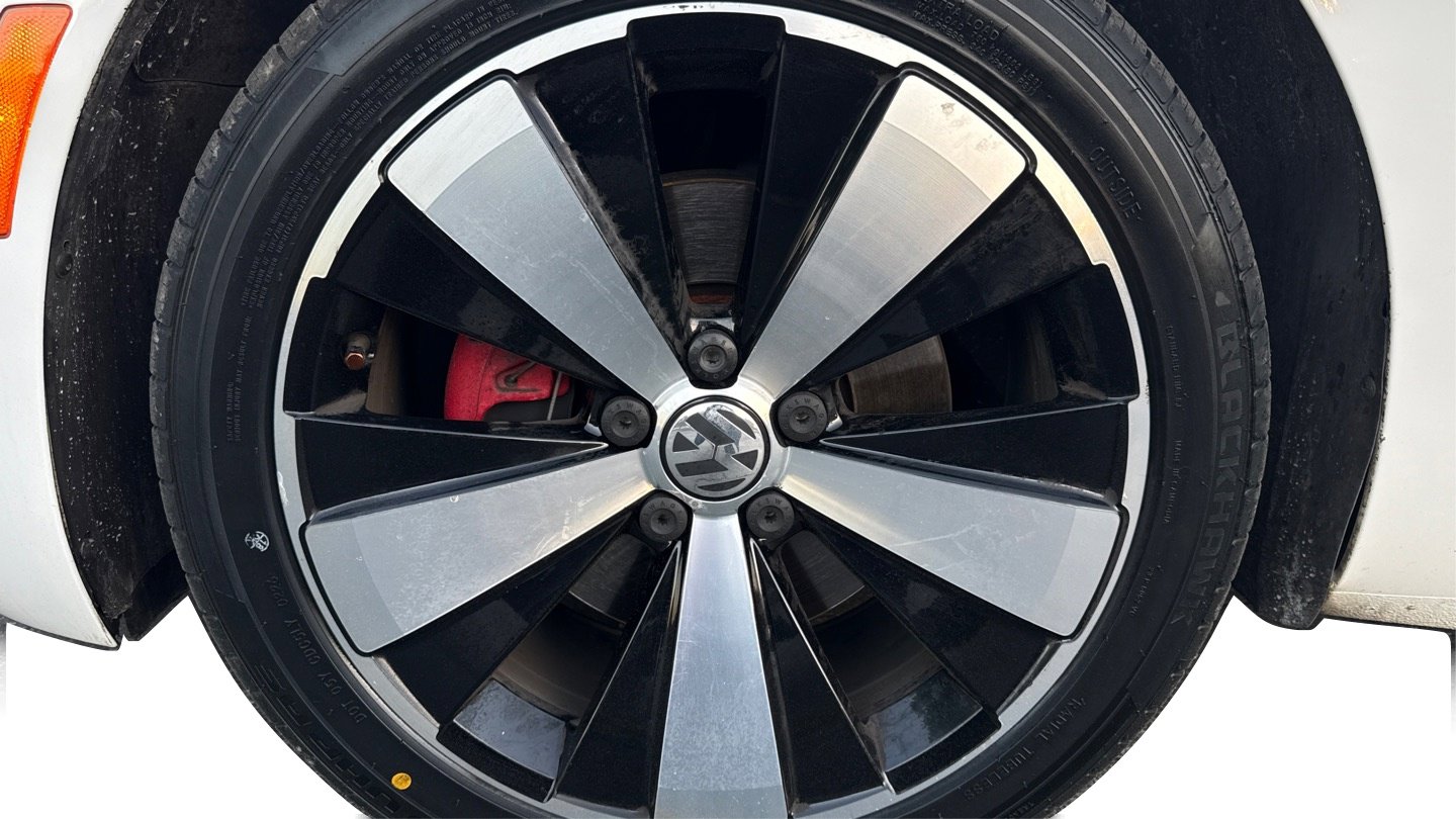 Used 2013 Volkswagen Beetle 2.0T image 40