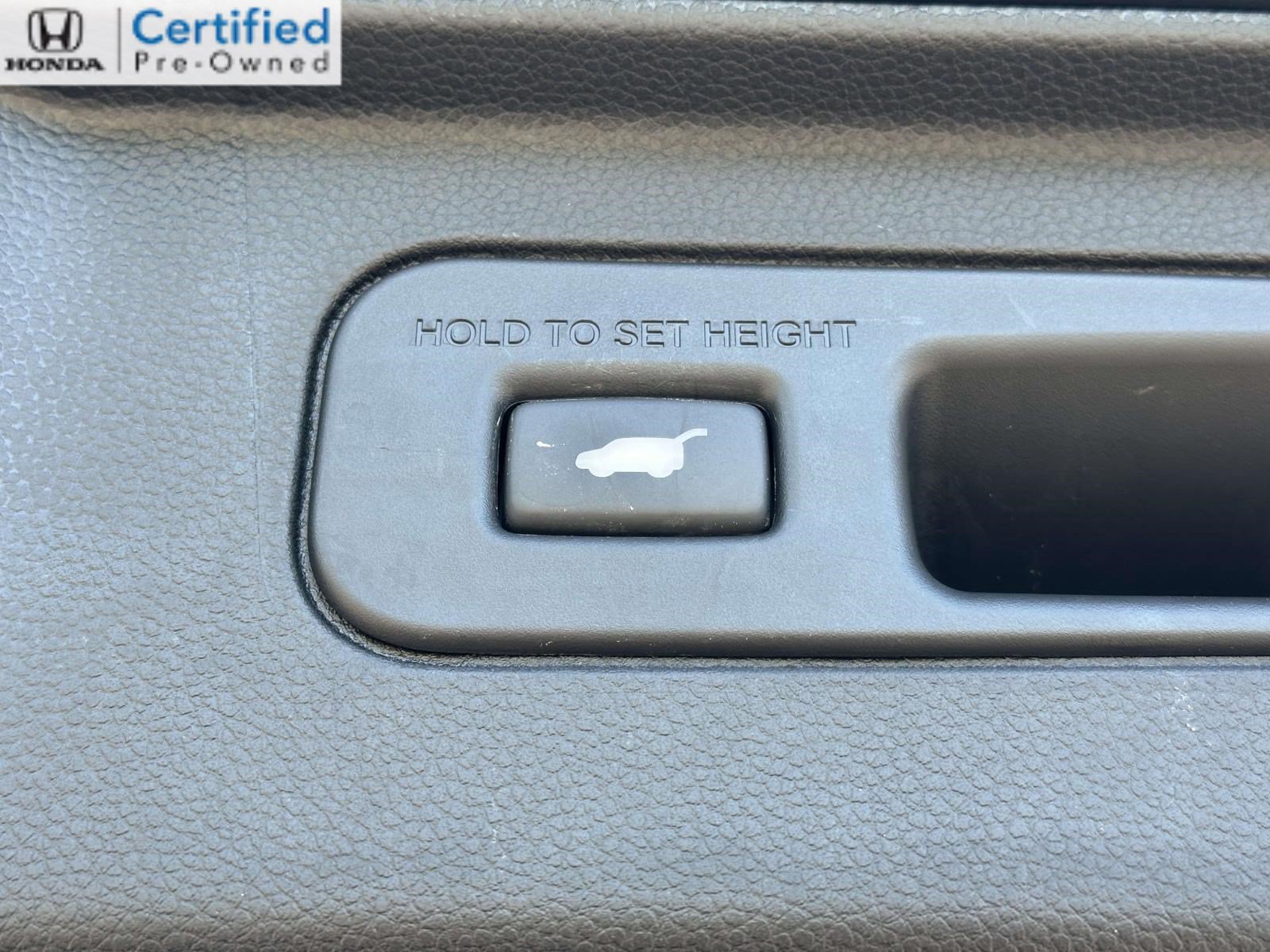 Certified 2025 Honda Pilot EX-L image 9