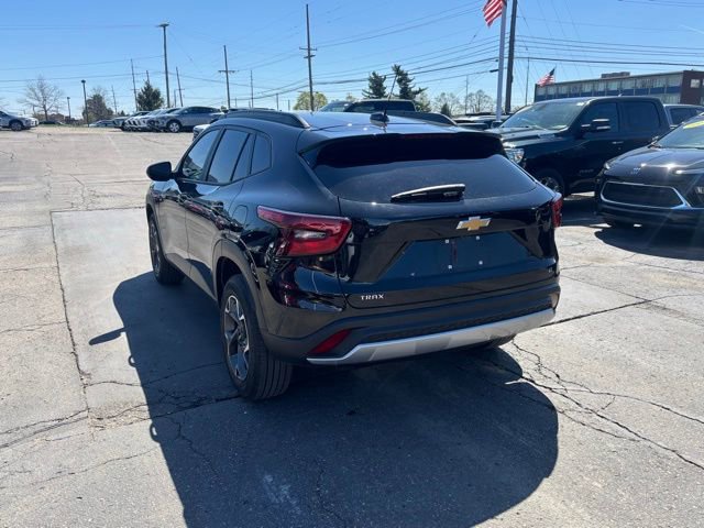 Certified 2024 Chevrolet Trax LT w/ Driver Confidence Package FWD image 8