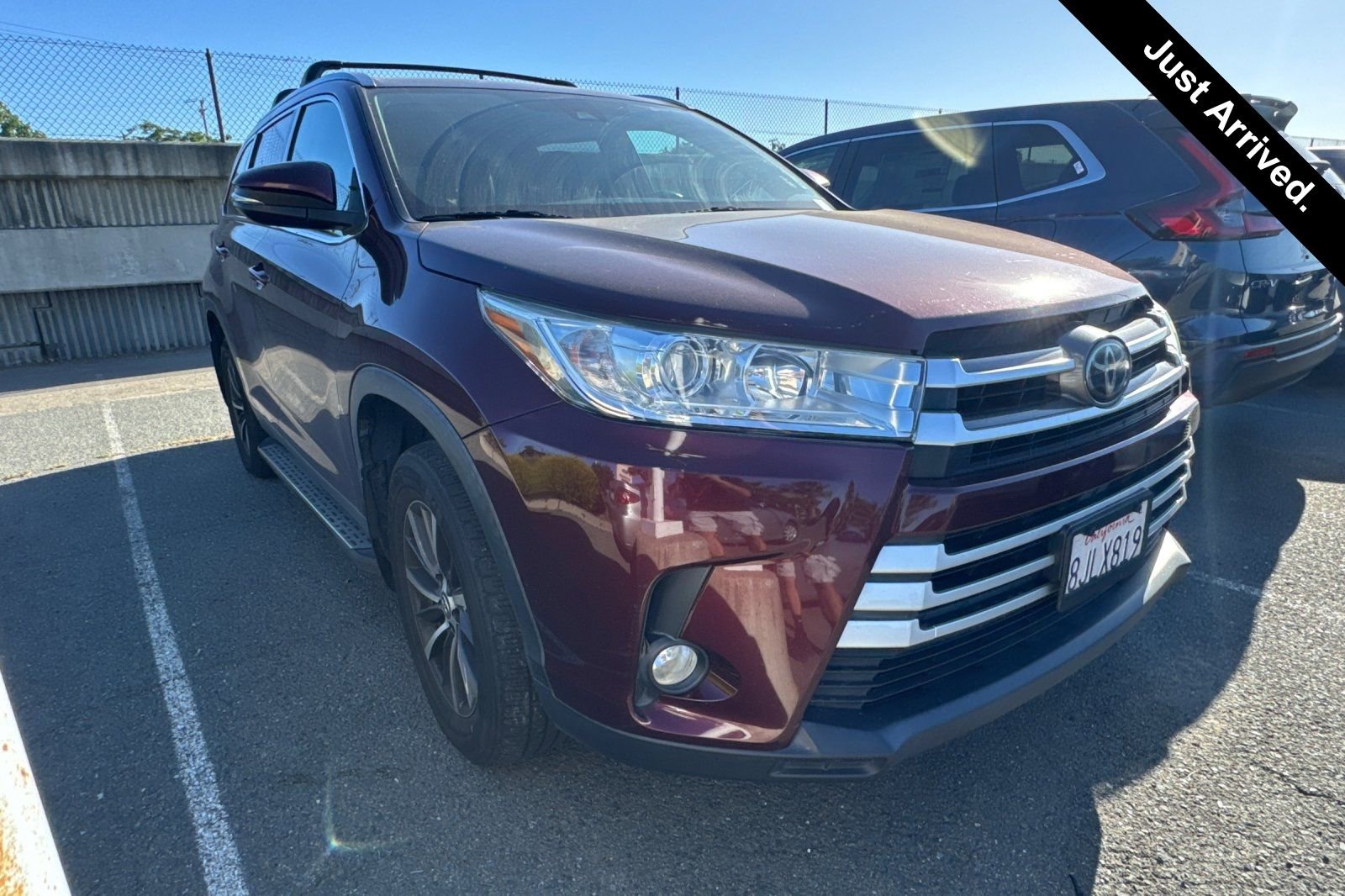 Used 2019 Toyota Highlander XLE w/ Carpet Mat Package (TMS) AWD/4WD image 1