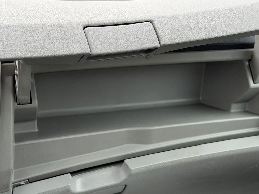 Used 2013 Toyota Corolla LE image 16