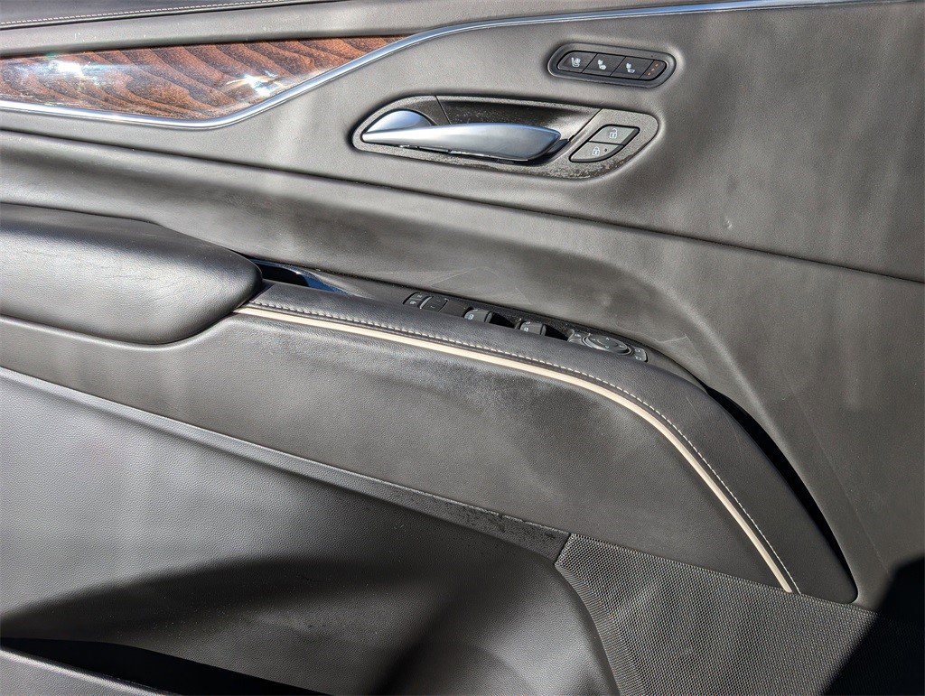 Certified 2022 Cadillac Escalade Sport Platinum w/ Heavy-Duty Trailer Package image 11