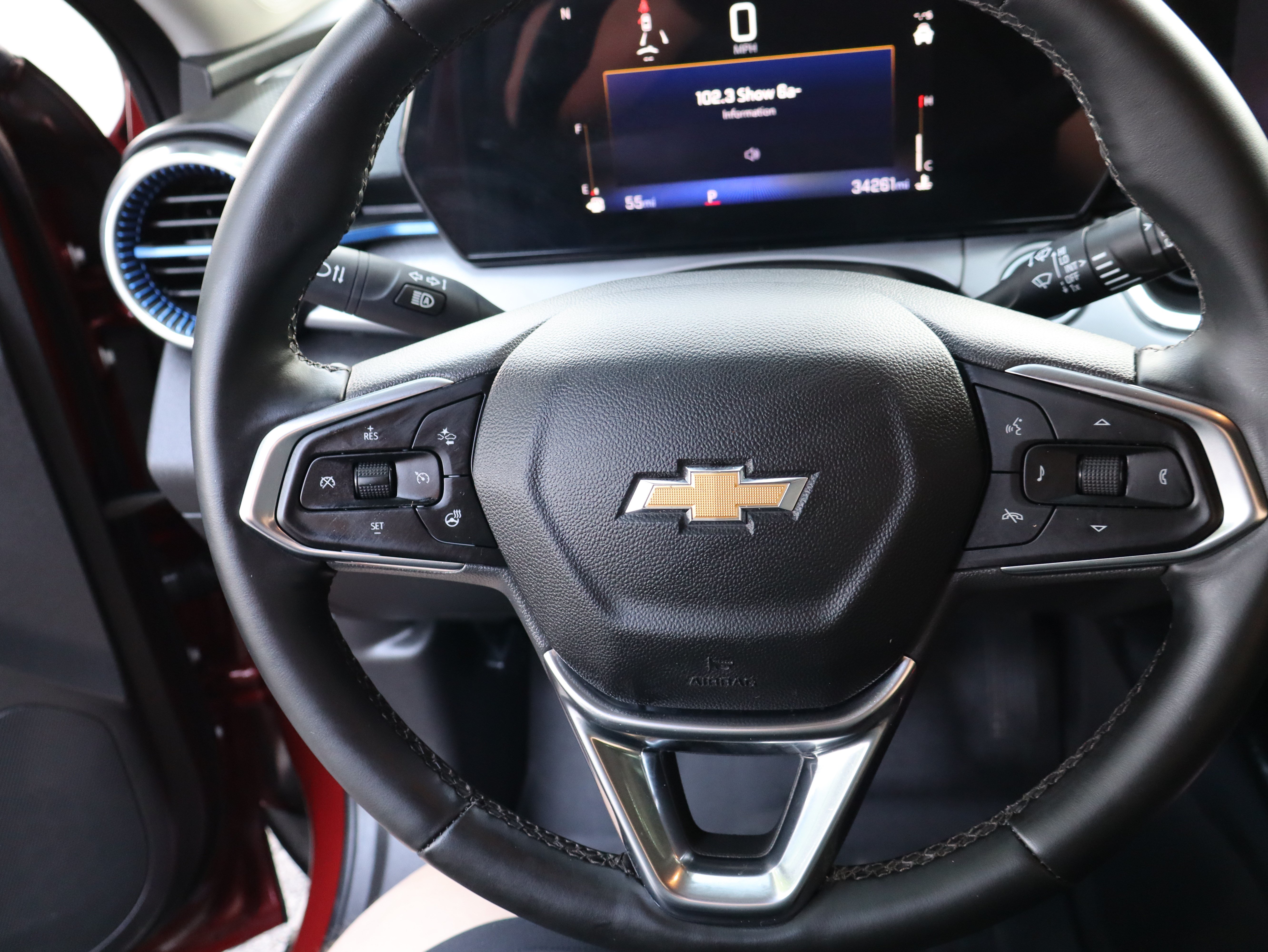 Used 2025 Chevrolet Trax LT w/ Driver Confidence Package FWD image 22