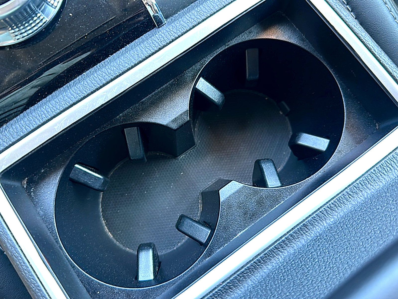 Used 2024 Mitsubishi Outlander SE image 37