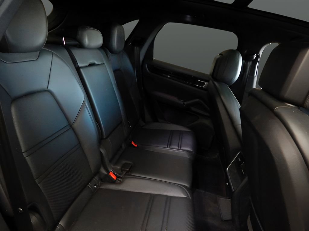 Used 2023 Porsche Cayenne image 31