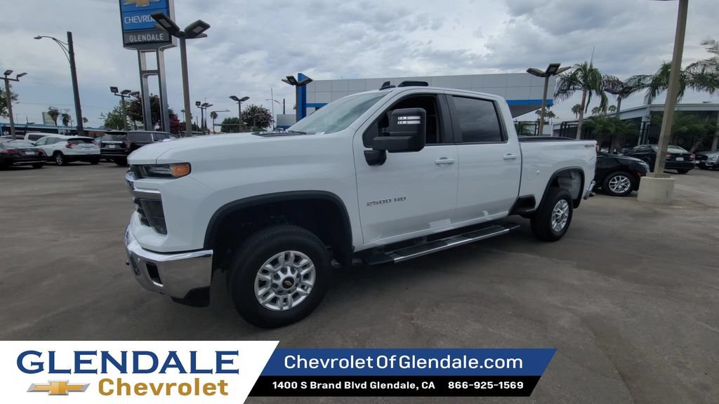 Used 2025 Chevrolet Silverado 2500 LT w/ Safety Package AWD/4WD image 4