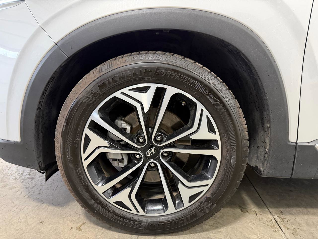 Used 2019 Hyundai Santa Fe Limited AWD/4WD image 12