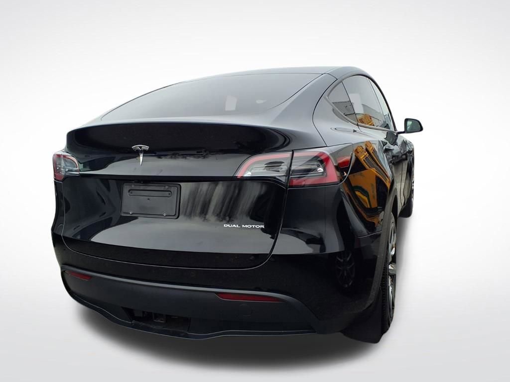 Used 2025 Tesla Model Y Long Range image 6