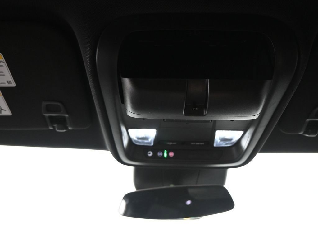 Used 2024 Cadillac XT4 Sport image 17