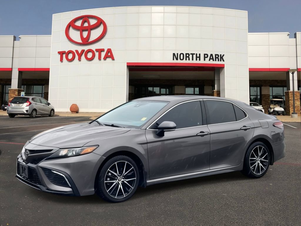 Used 2023 Toyota Camry SE w/ Convenience Package image 1