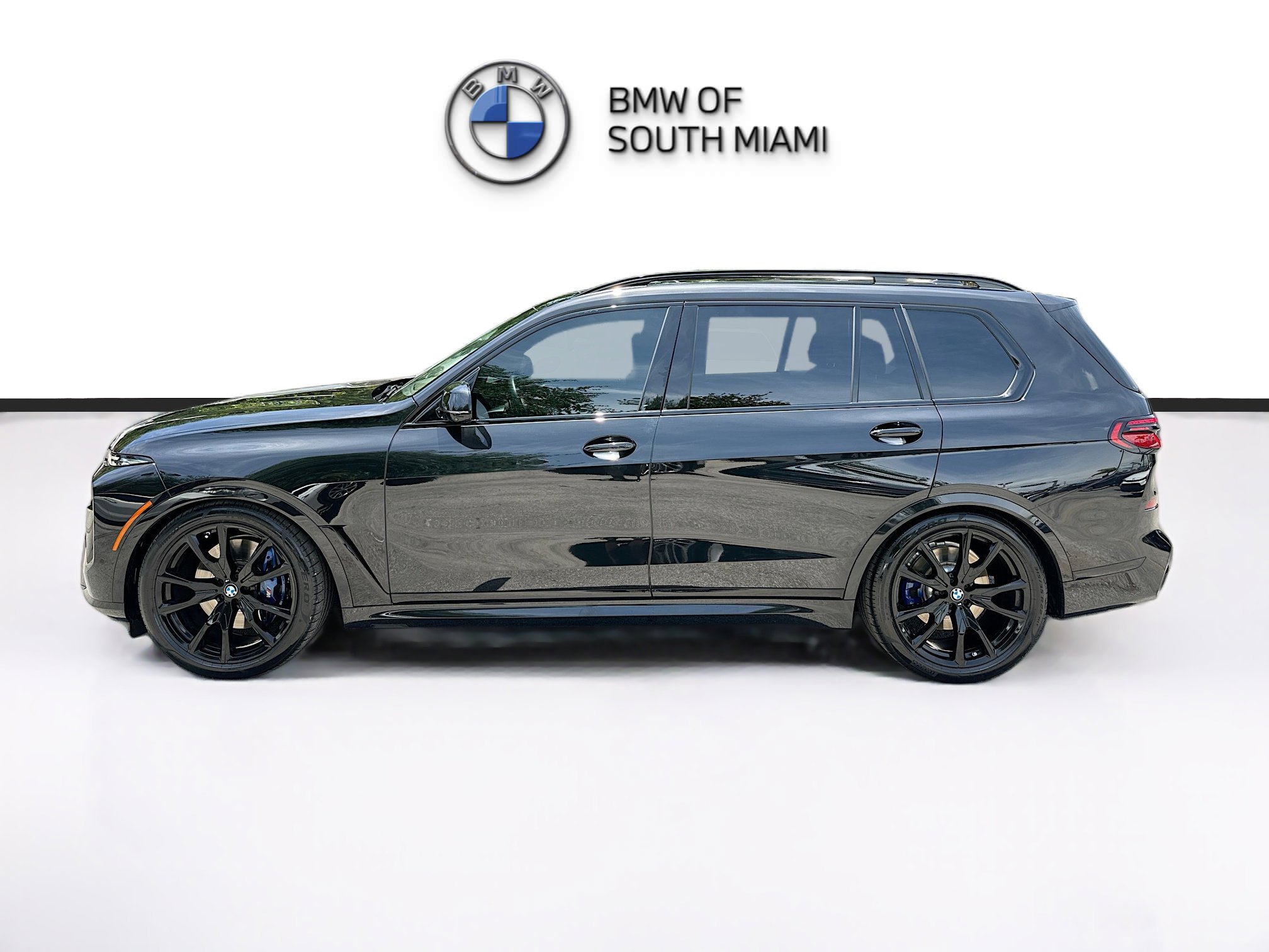 Used 2025 BMW X7 xDrive40i w/ M Sport Package AWD/4WD image 4