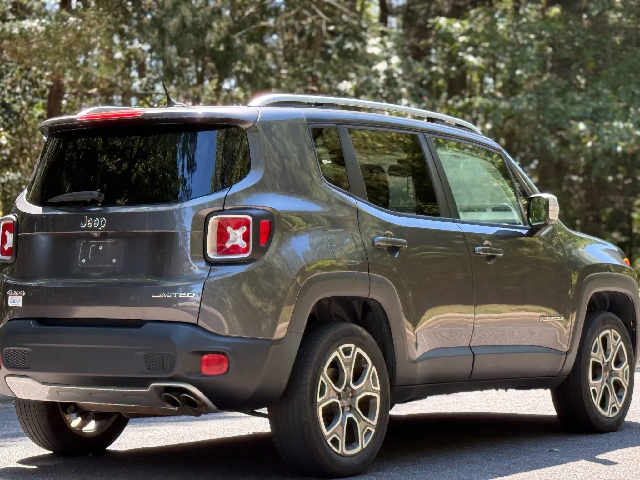 Used 2017 Jeep Renegade Limited image 5