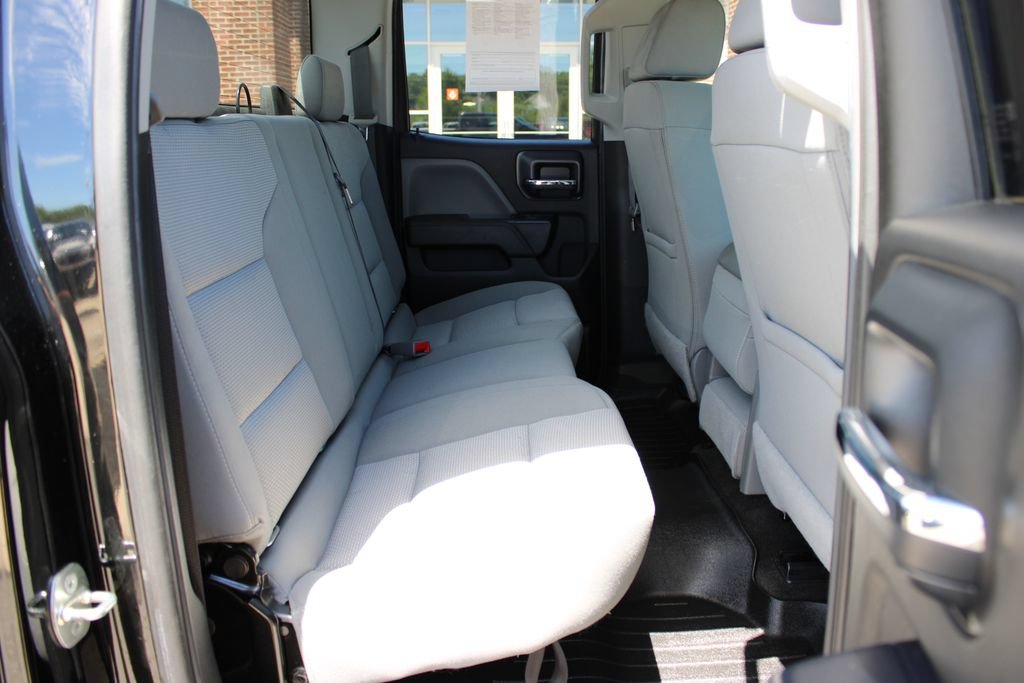 Used 2017 Chevrolet Silverado 1500 Custom w/ Custom Convenience Package AWD/4WD image 38