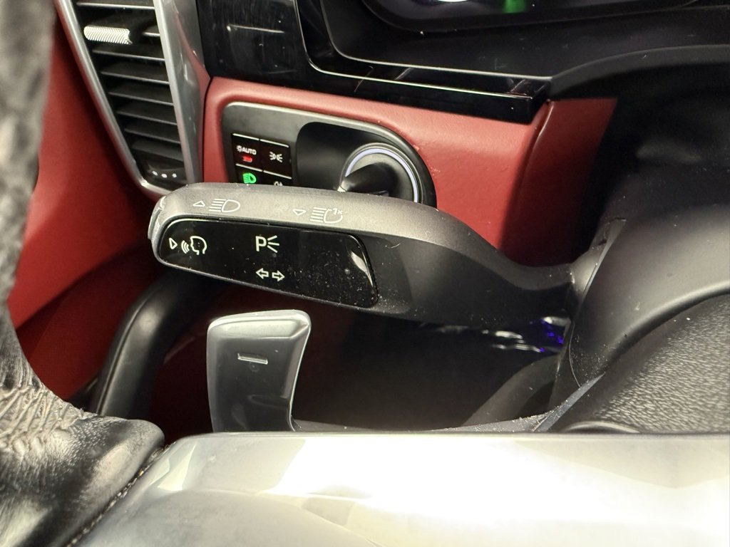 Used 2019 Porsche Cayenne S image 27