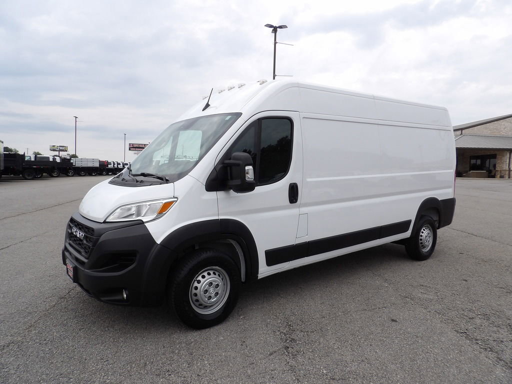 Used 2024 RAM ProMaster 2500 w/ Convenience Group FWD image 3