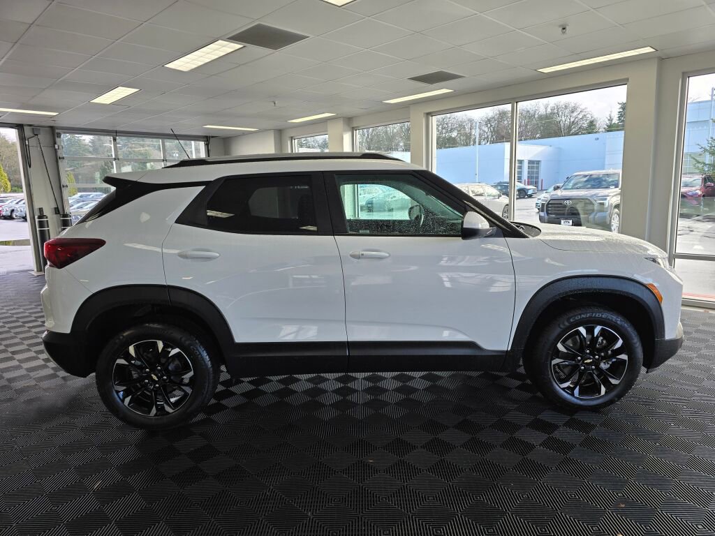 Used 2023 Chevrolet TrailBlazer LT w/ Convenience Package image 3