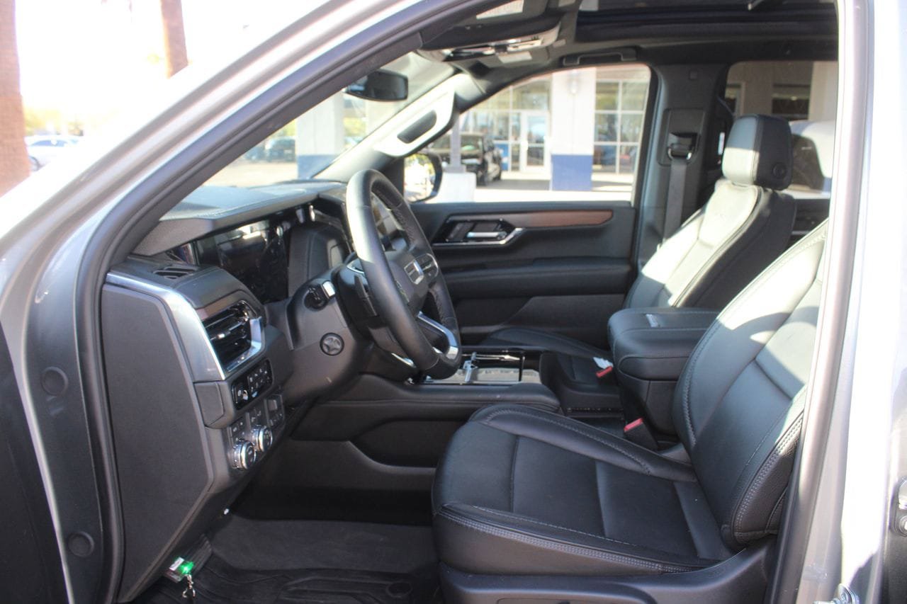 Used 2026 GMC Yukon Denali AWD/4WD image 11
