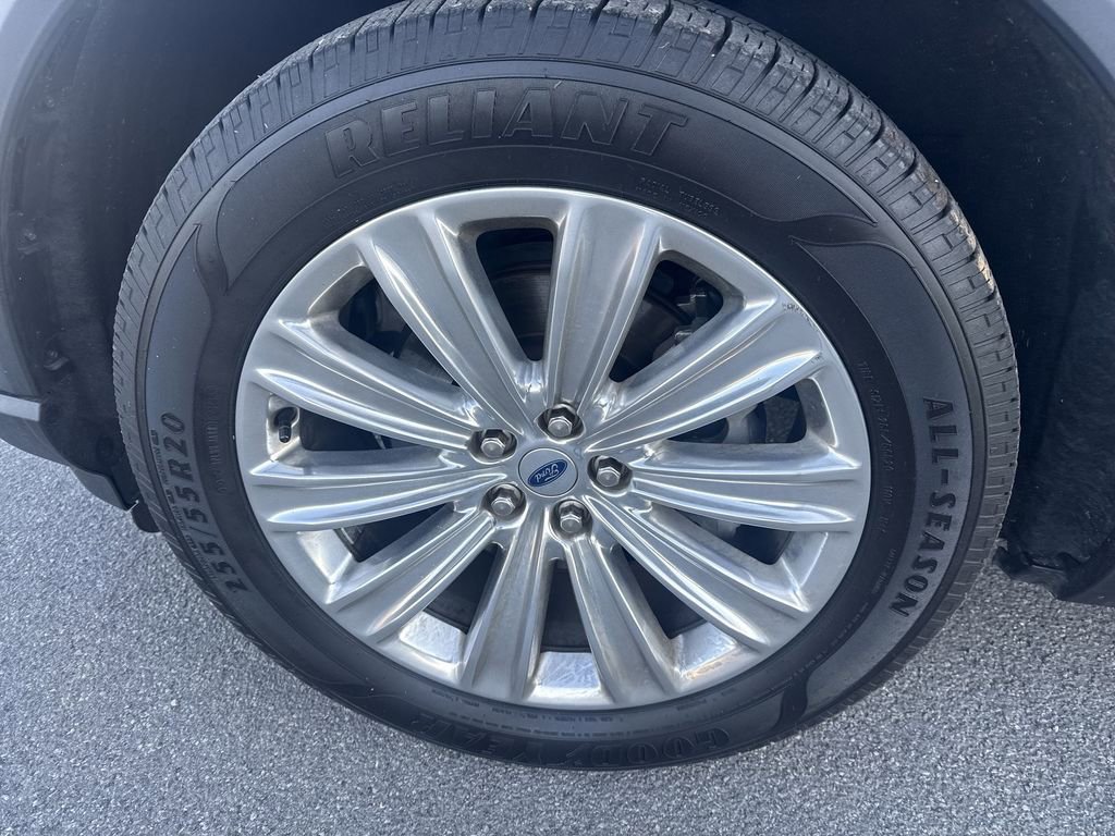 Used 2022 Ford Explorer Limited w/ Equipment Group 301A RWD image 8