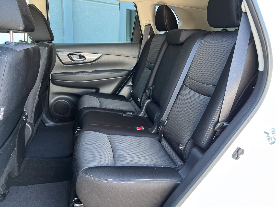 Used 2018 Nissan Rogue SV AWD/4WD image 27