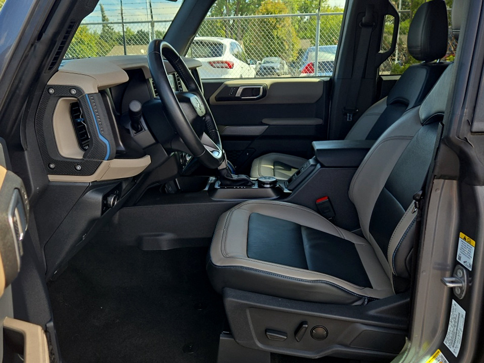 Certified 2023 Ford Bronco Wildtrak AWD/4WD image 11