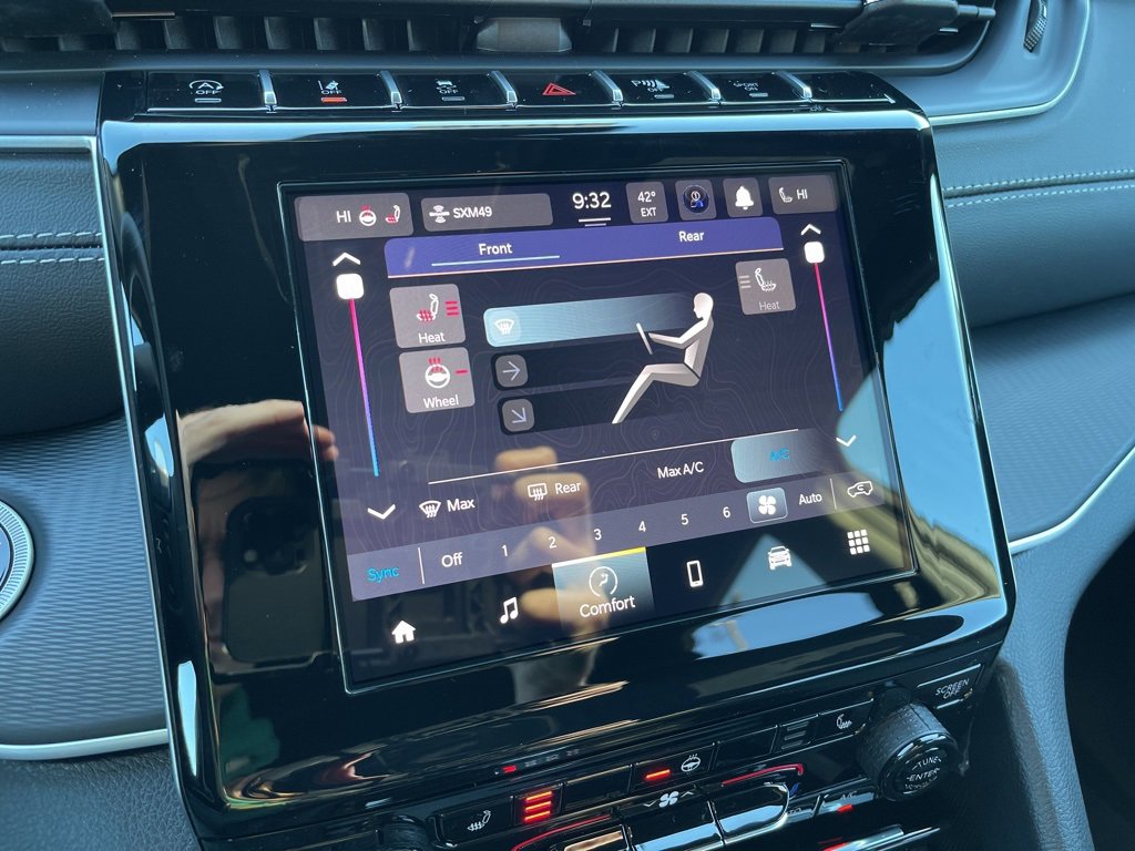 New 2025 Jeep Grand Cherokee L Altitude image 9