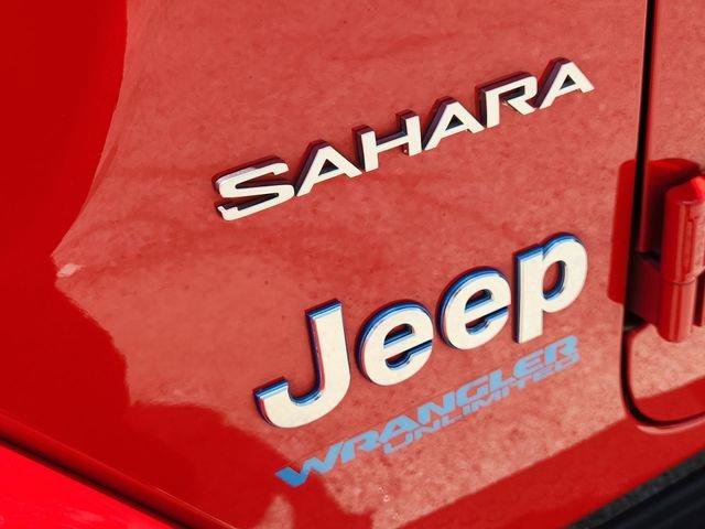 Used 2021 Jeep Wrangler Unlimited Sahara w/ Cold Weather Group AWD/4WD image 32