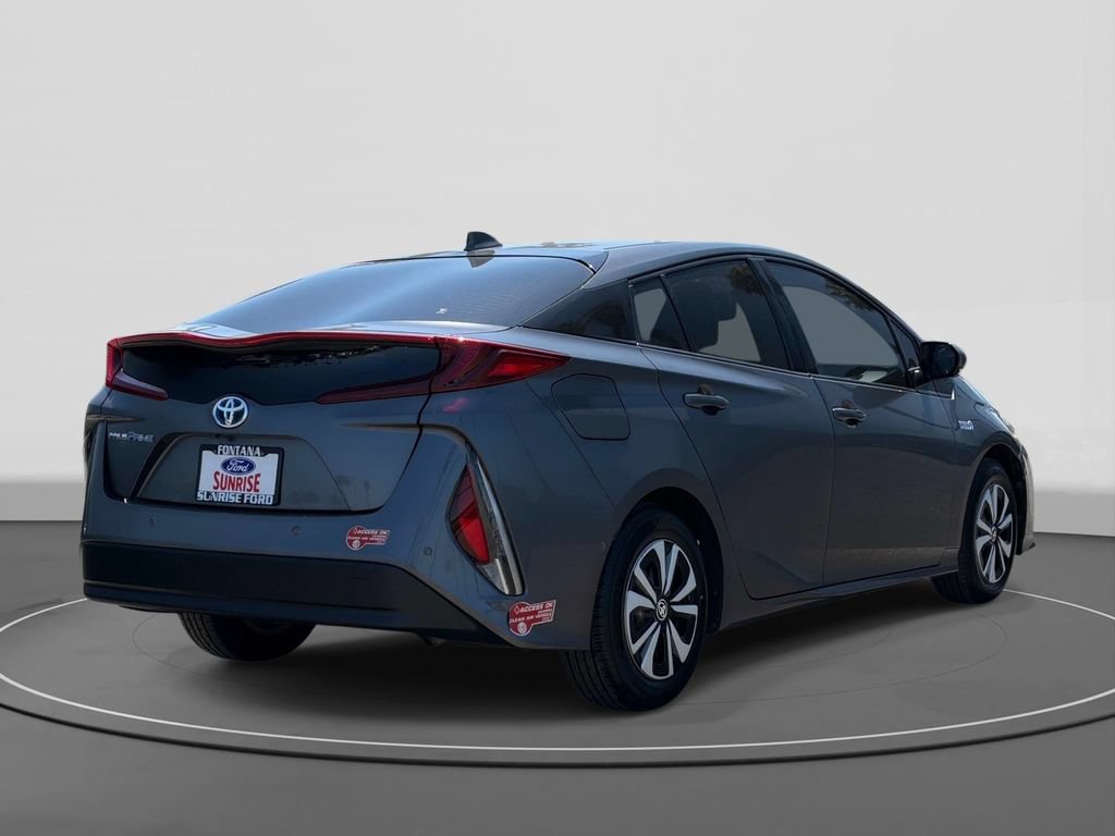 Used 2017 Toyota Prius Prime Advanced FWD image 4